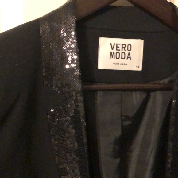 Black blazer with sequin lapel - Picture 2 of 4